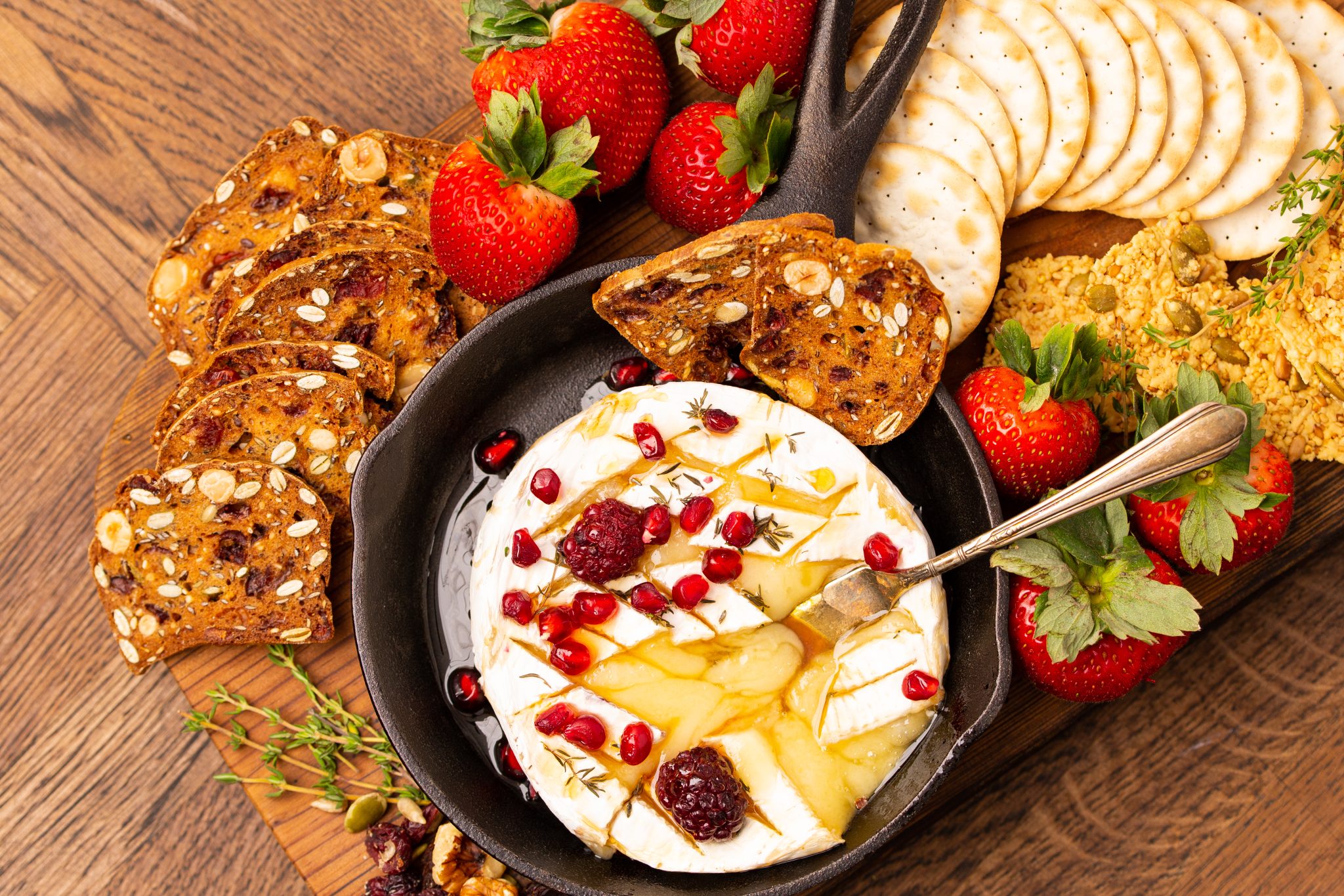 Baked Brie Skillet (Recipe & Tips) - Cast Iron Recipes