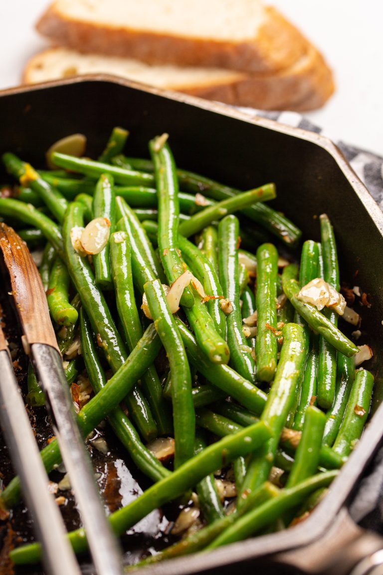 Lemon Garlic Green Beans with Slivered Almonds