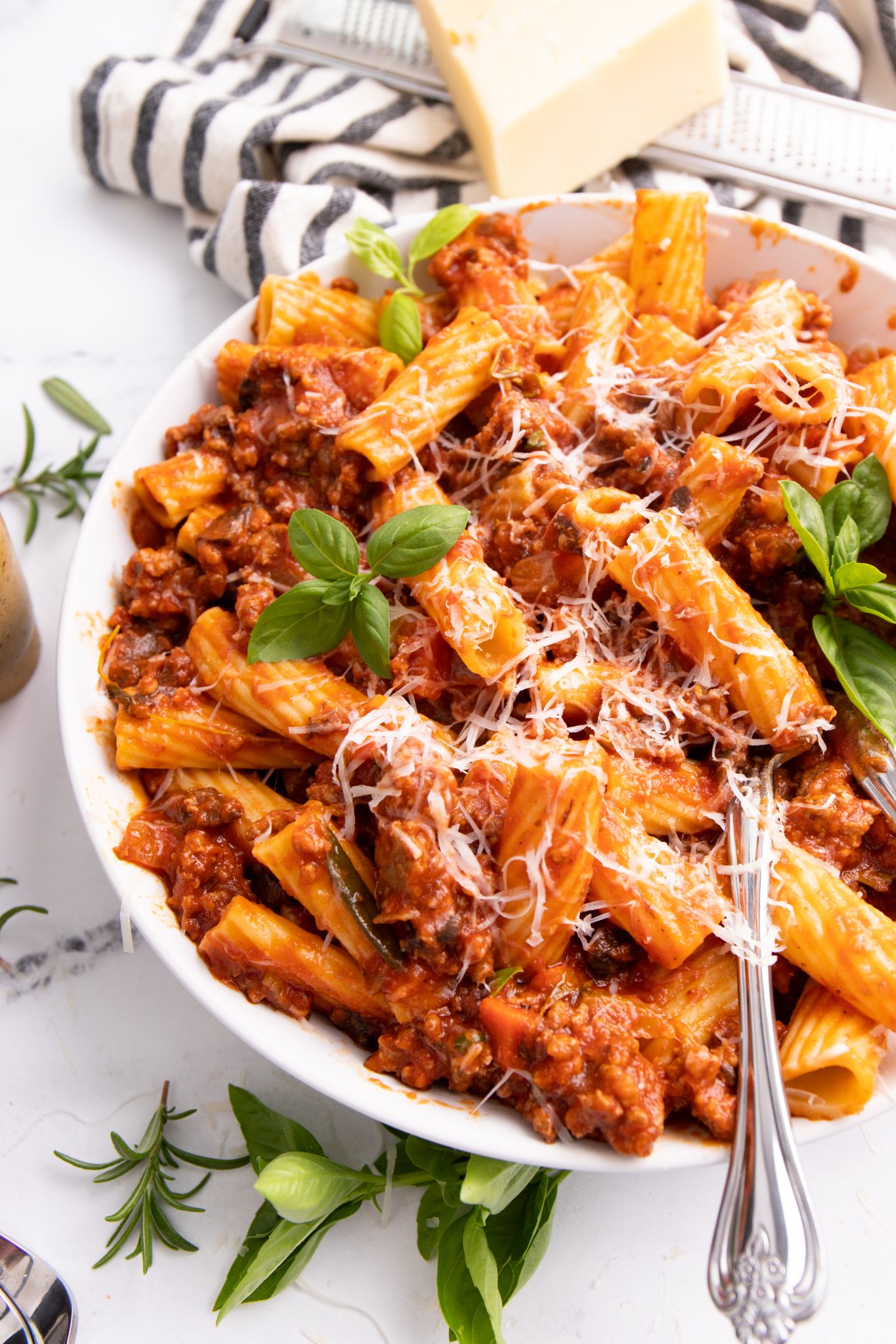 Instant Dutch Oven – Tomato Rigatoni with Bacon & Fennel – Instant